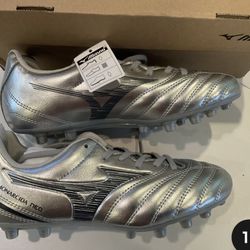 Mizuno Monarcida Neo III Select Junior AG cleats Size 4.5