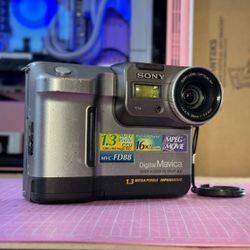 Classic Y2K SONY Mavica MVC-FD88 Digital Camera Floppy Disk