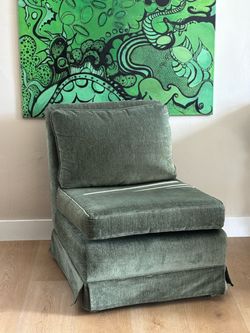 Green lounge chair