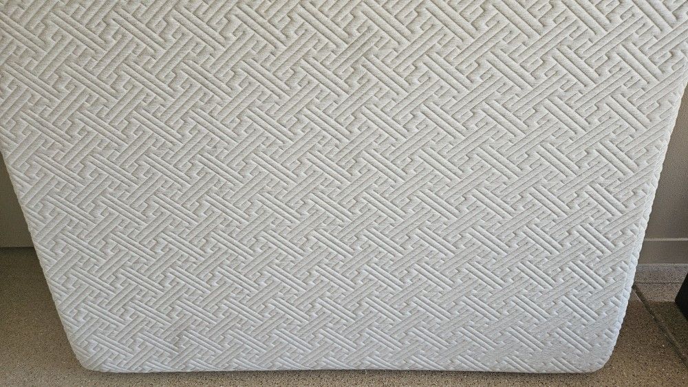 Health Care Memory Foam King Matress & Two Twin Box Springs