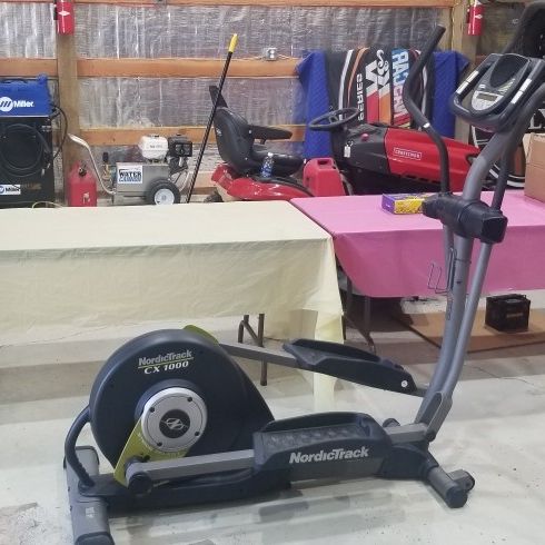 NordicTrack CX 1000 Elliptical Exercise Machine Very Nice for Sale
