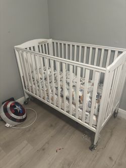 Portable crib No Mattress