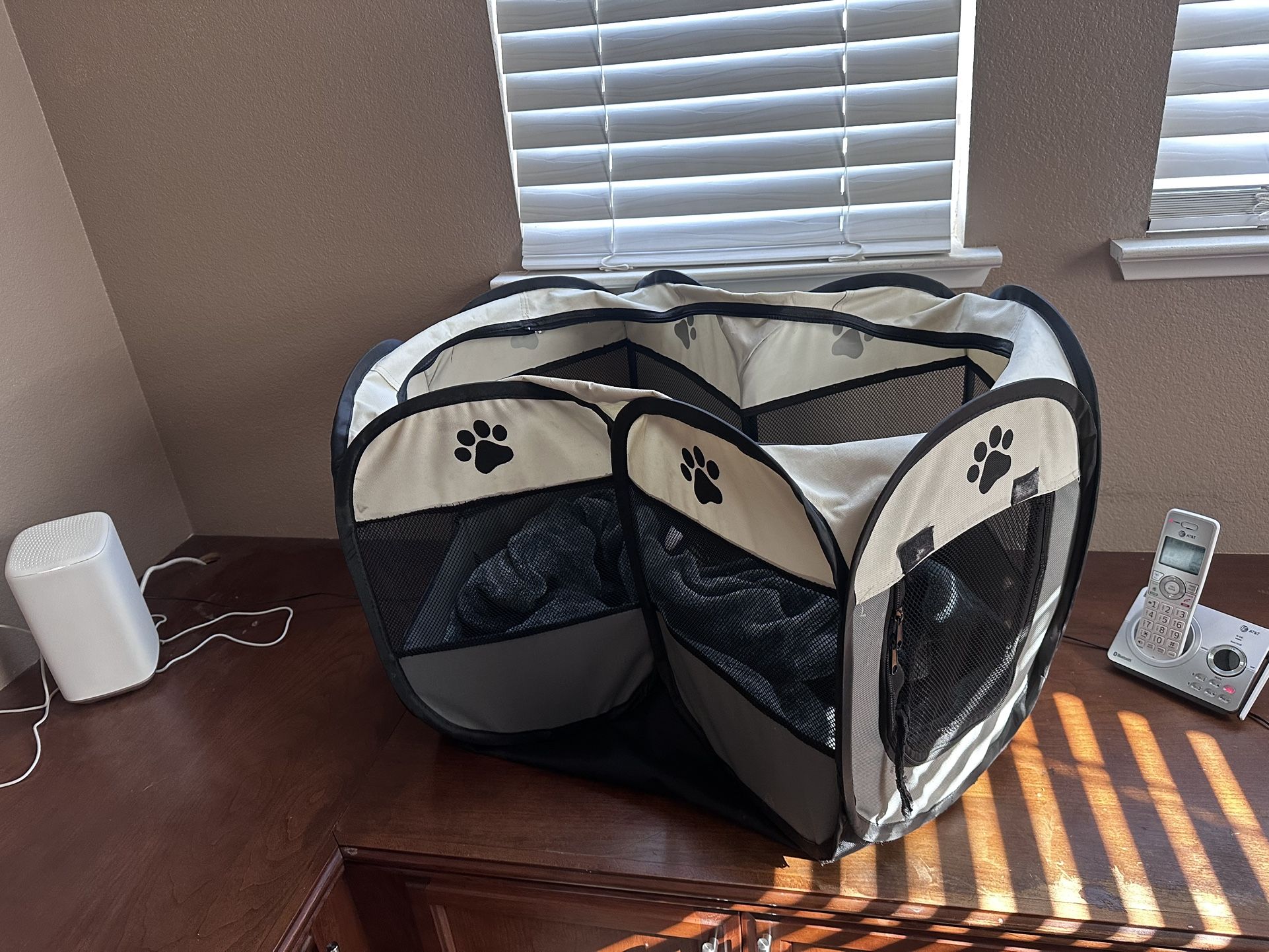 Small Dog/ Pet Kennel