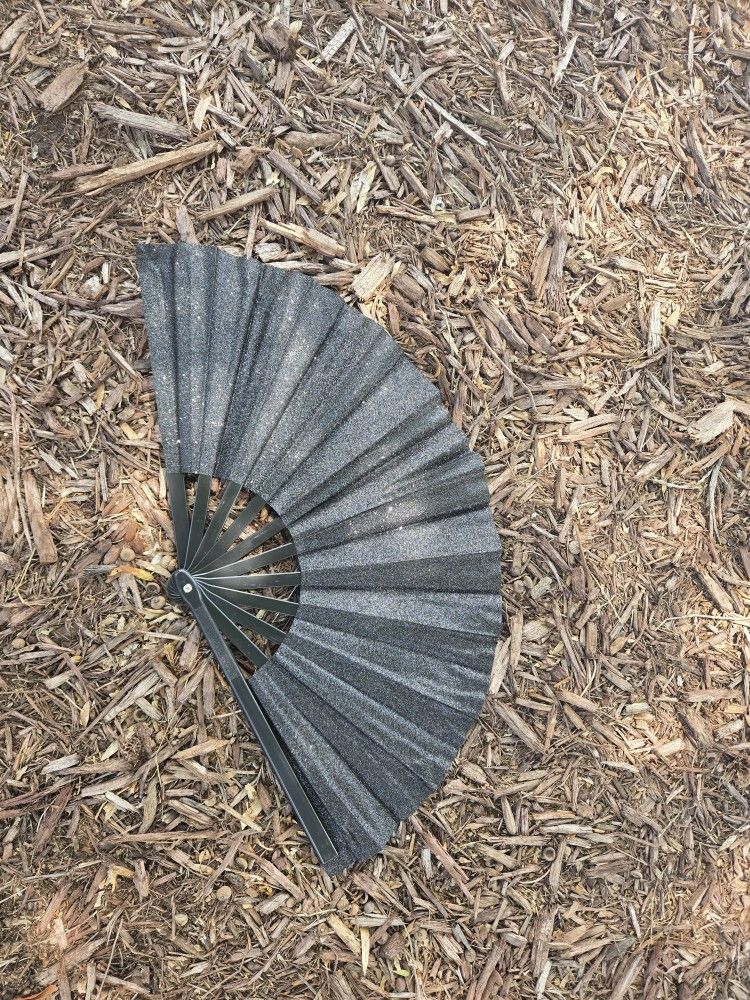 Large Glitter FAN Black