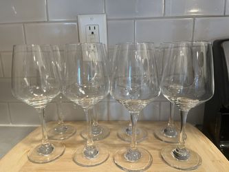 8 Wine Glasses