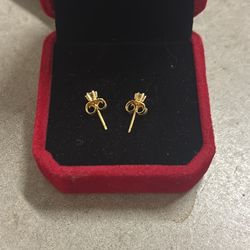 Beautiful Yellow 14k Gold, Natural Diomond Studs