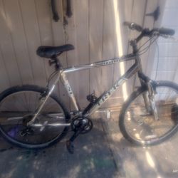 Trek Mountain Bike 