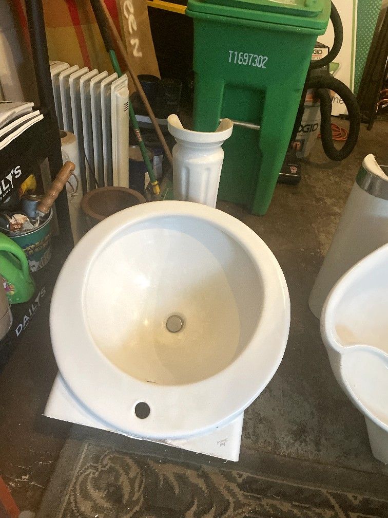 Pedestal Sink
