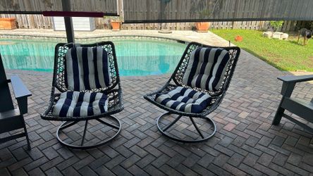 Swivel Outdoor Chairs