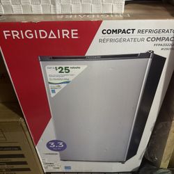 Mini Fridge 
