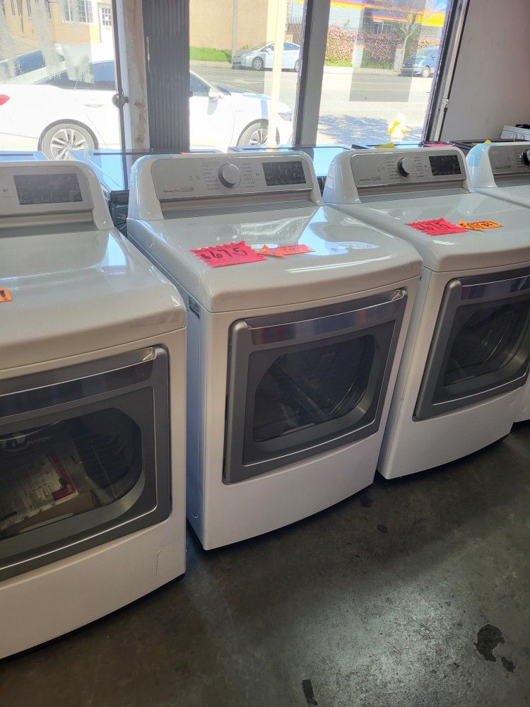 New LG ThinQ Gas Dryer 7.3 Cubic Feet