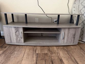 📺 TV Stand / Entertainment Center – Great Condition – $120 OBO