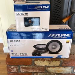 Audio/video receiver and speakers