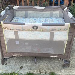 Graco Pack&Play ,2 levels.