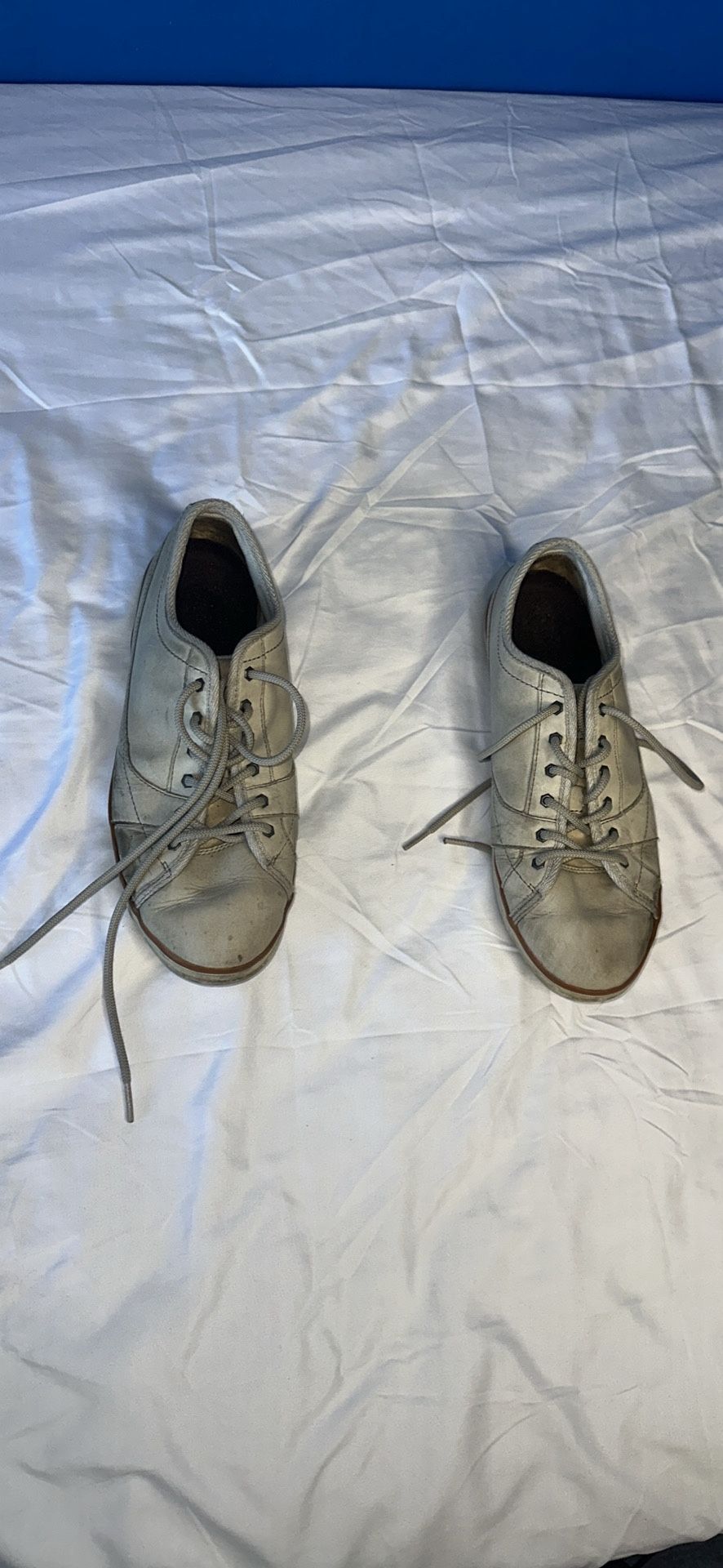 CAT WMN SNEAKERS SIZE 8