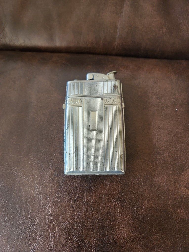 VINTAGE CIGARETTE  LIGHTER  ,  CASE COMBO