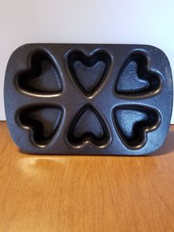 Nordic ware cast iron Heart shaped biscuit pan