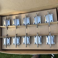 Box of hinges