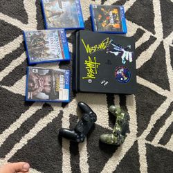 PS4, 4 Games And Two Controllers 