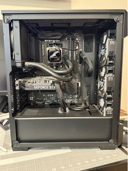 FULL PC SET UP WITH KEYBOARD, MONITOR, MOUSE, YETI MIC , HEADSET, FACECAM