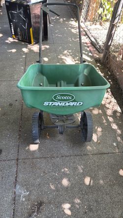 Scotts Standard Broadcast Spreader