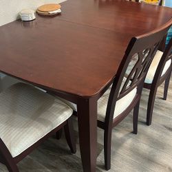 Table Plus Chairs 