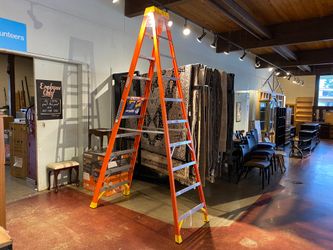 NEW! WERNER Maximum Strength Fiberglass 10ft Step Ladder