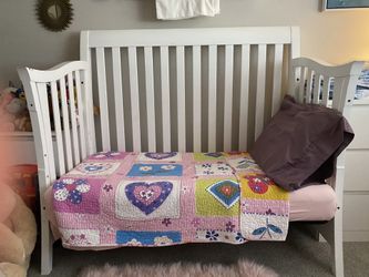 Toddler Bed/Cribs