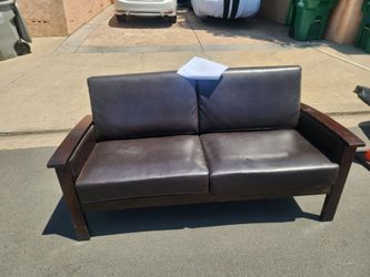 Free love seat