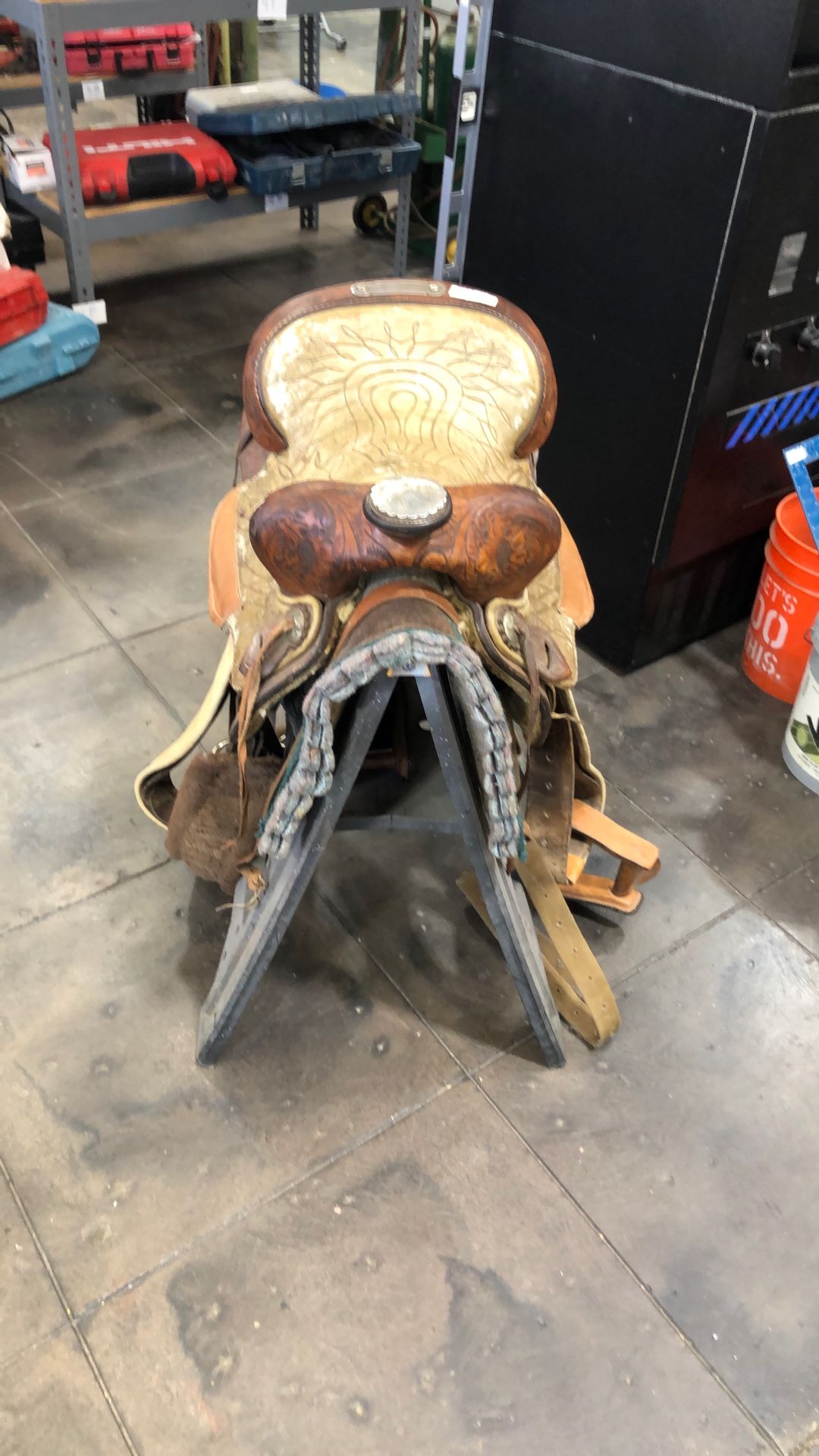 Saddle