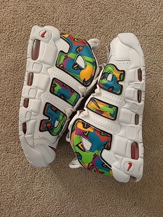 Nike Air More Uptempo "Peace " Size 6.5 Youth/8wmns