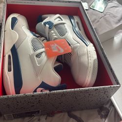 Jordan 4s 