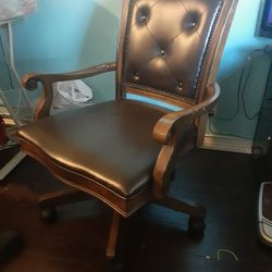 Wide Rolling Chair 