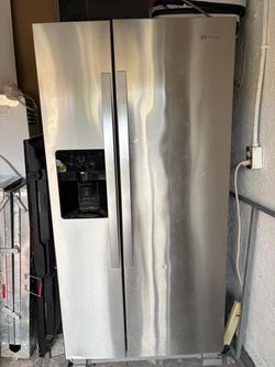 Whirlpool Stainless Steel Side-by-Side Refrigerator with Ice & Water Dispenser