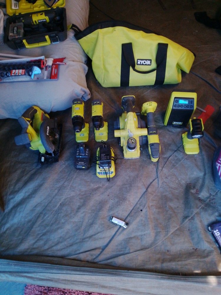 Ryobi 7 Piece Tool Set W/ Bag!