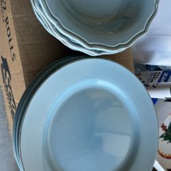 The seller plates and bowls for plates or bowls, Macy’s brand