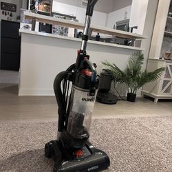 Eureka Power Vacuum – Light, Powerful & Like New!