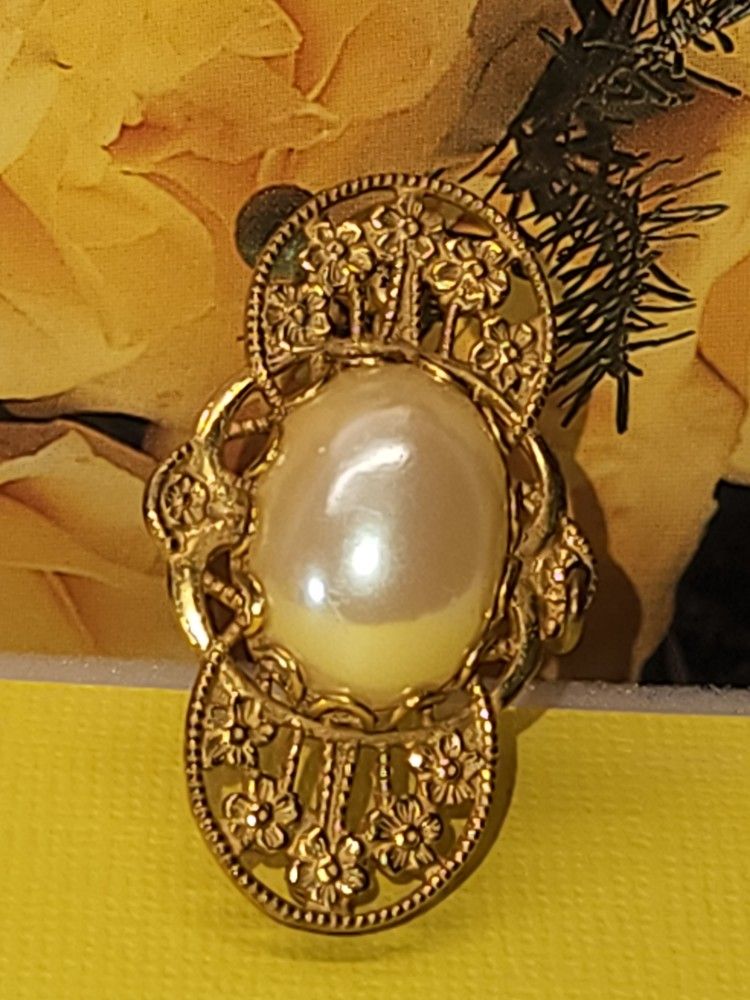 #1634, PRECIOUS MIRIAM HASKELL VINTAGE BROOCH & PENDANT, CABOCHON PEARL 1.5"