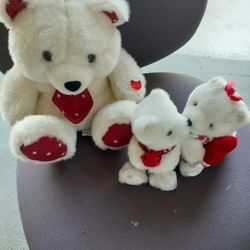 Un set De 3 Monitos para el dia De San Valentin. 