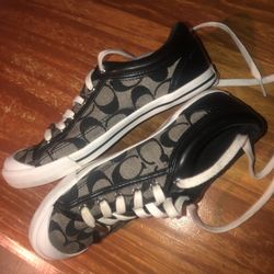 Coach Size 7 Navy Shoes 