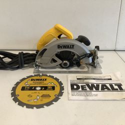 DEWALT 15 Amp Corded 7-1/4 in. Lightweight Circular Saw