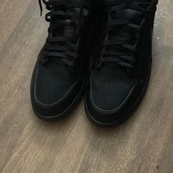 Jordan 1 Mid Triple Black (2018)