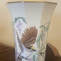 Lenox The Jefferson Vase - Presidential Garden Vase Collection