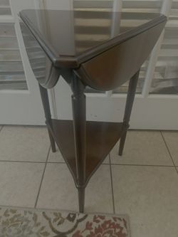 Vintage Bombay Company Triple Drop-Leaf Wooden Table Triangle or Round Display