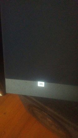 Beautiful pair of JBL mid size speakers approximately 2 ft tall g300