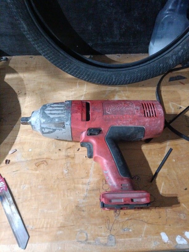 18 V Milwaukee older style impact wrench only