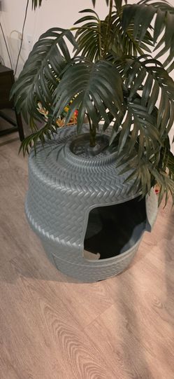 Litter box
