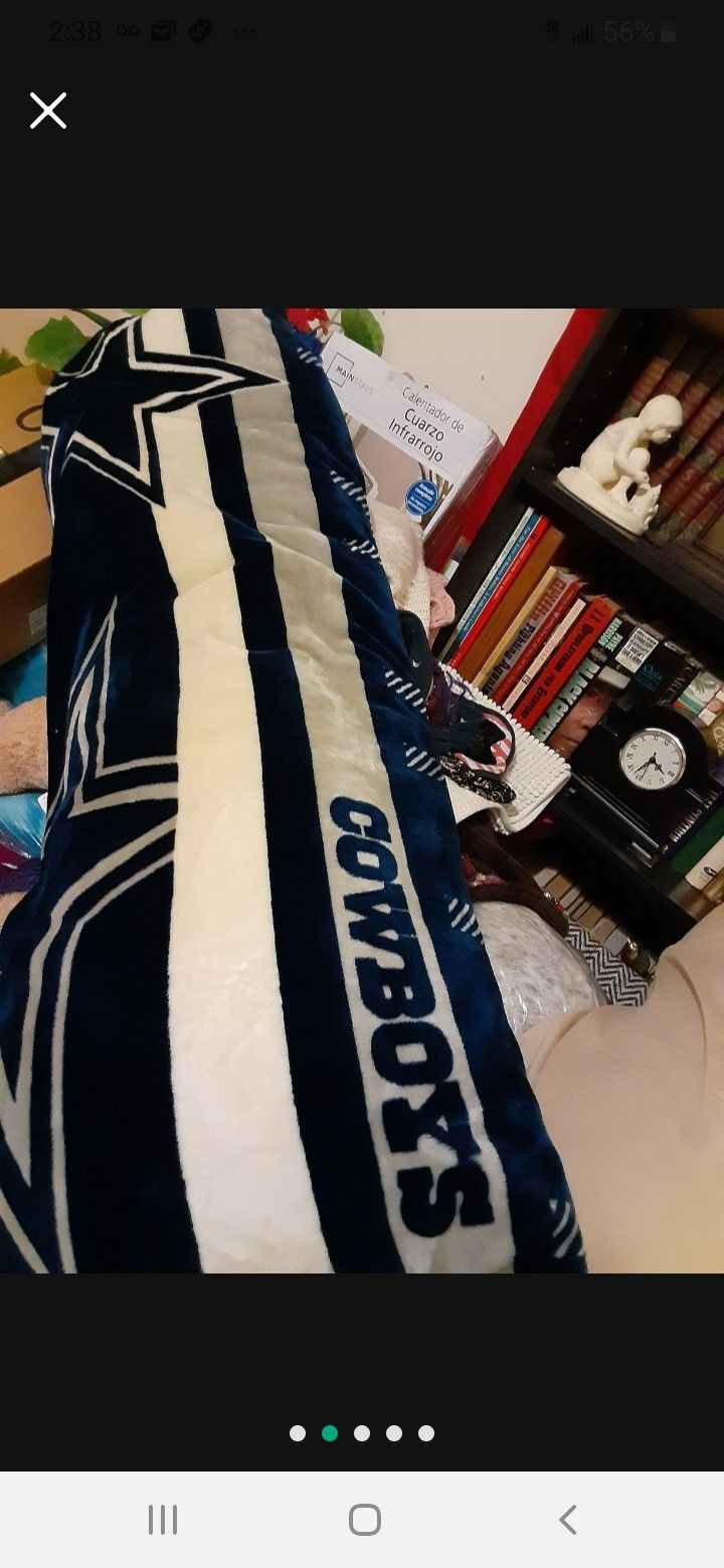 Body Pillow Dallas Cowboys $25.00 Cash Only (Serious Buyers)
