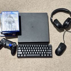 PS4 Slim With A Keyboard,mouse And A Headset