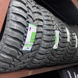 33x12.50x22 Mud Tires 